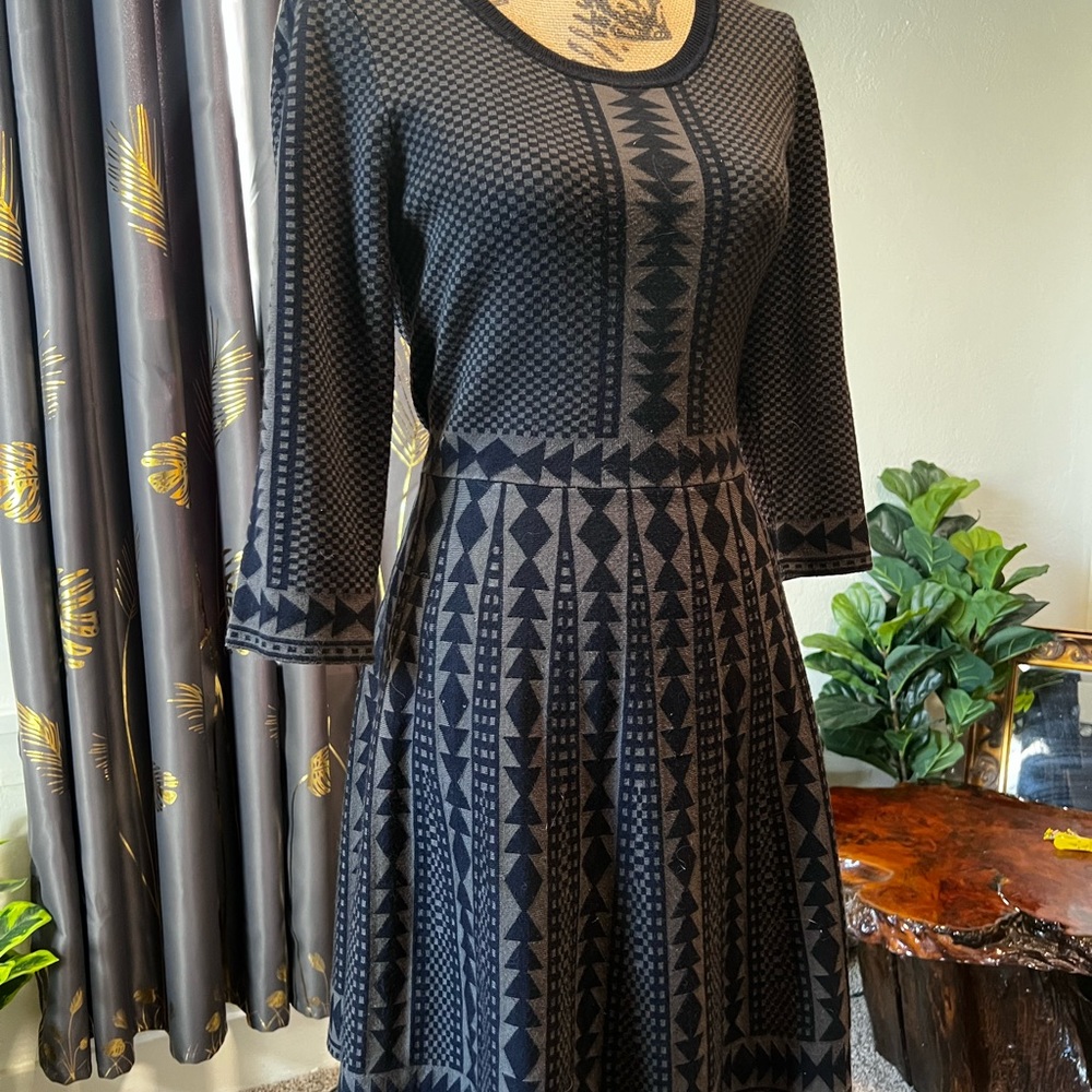Dresses - Picture 12 of 12